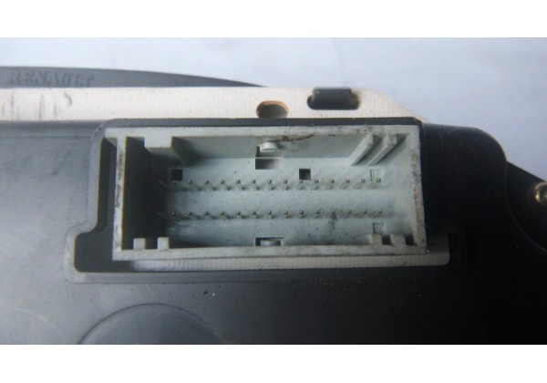 Панель приладів, (щиток, спідометр, одометр) Renault Master II 2.2, 2.5 dci, 98-03. 8200140413